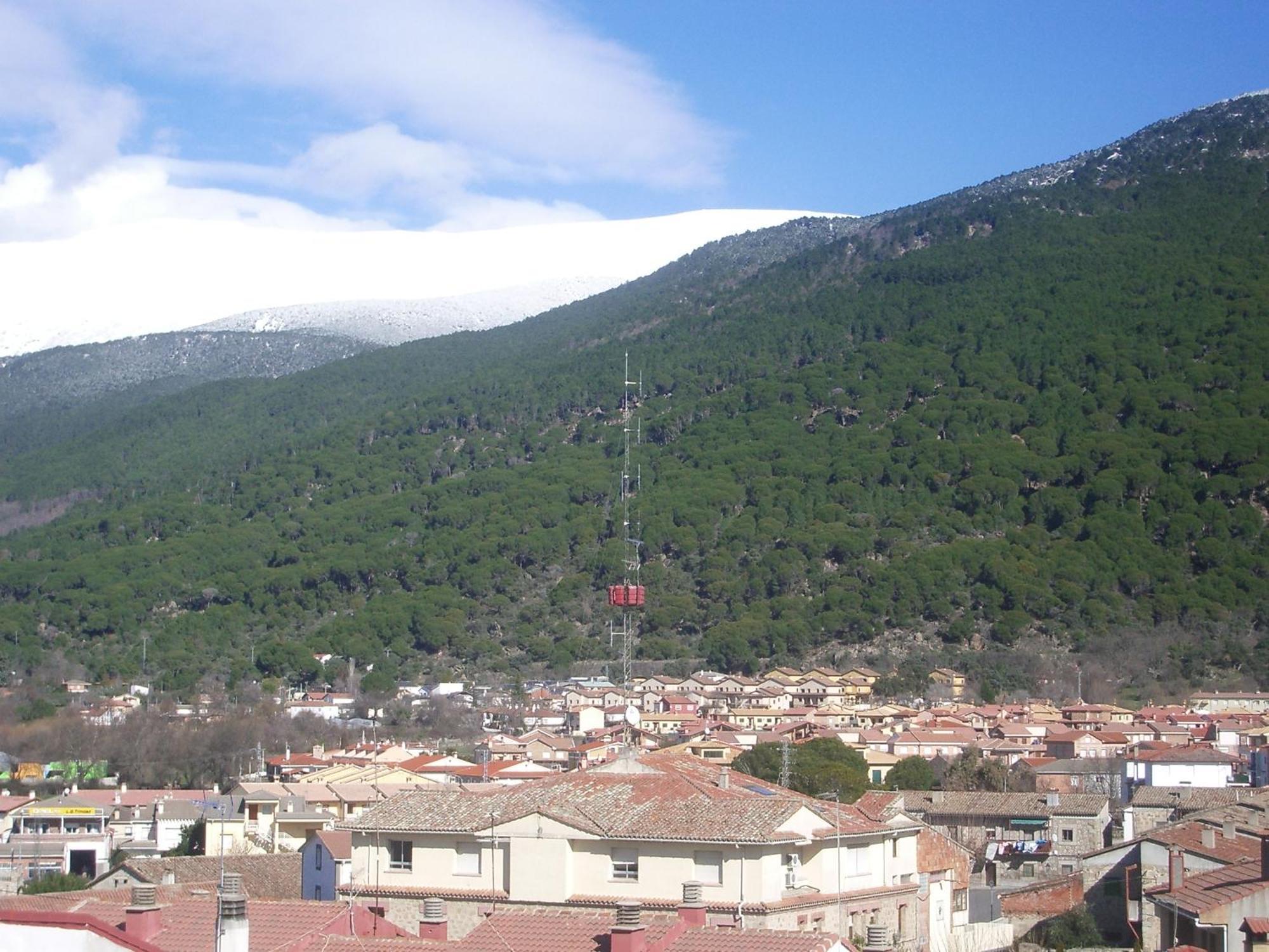 Edificio Reyes Daire La Adrada Dış mekan fotoğraf