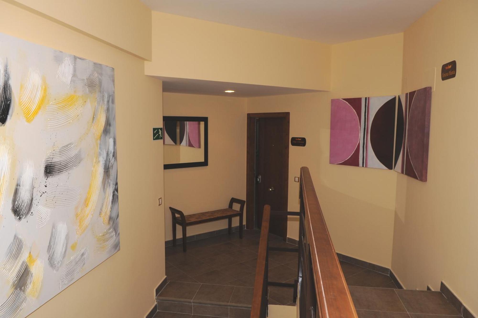 Edificio Reyes Daire La Adrada Dış mekan fotoğraf