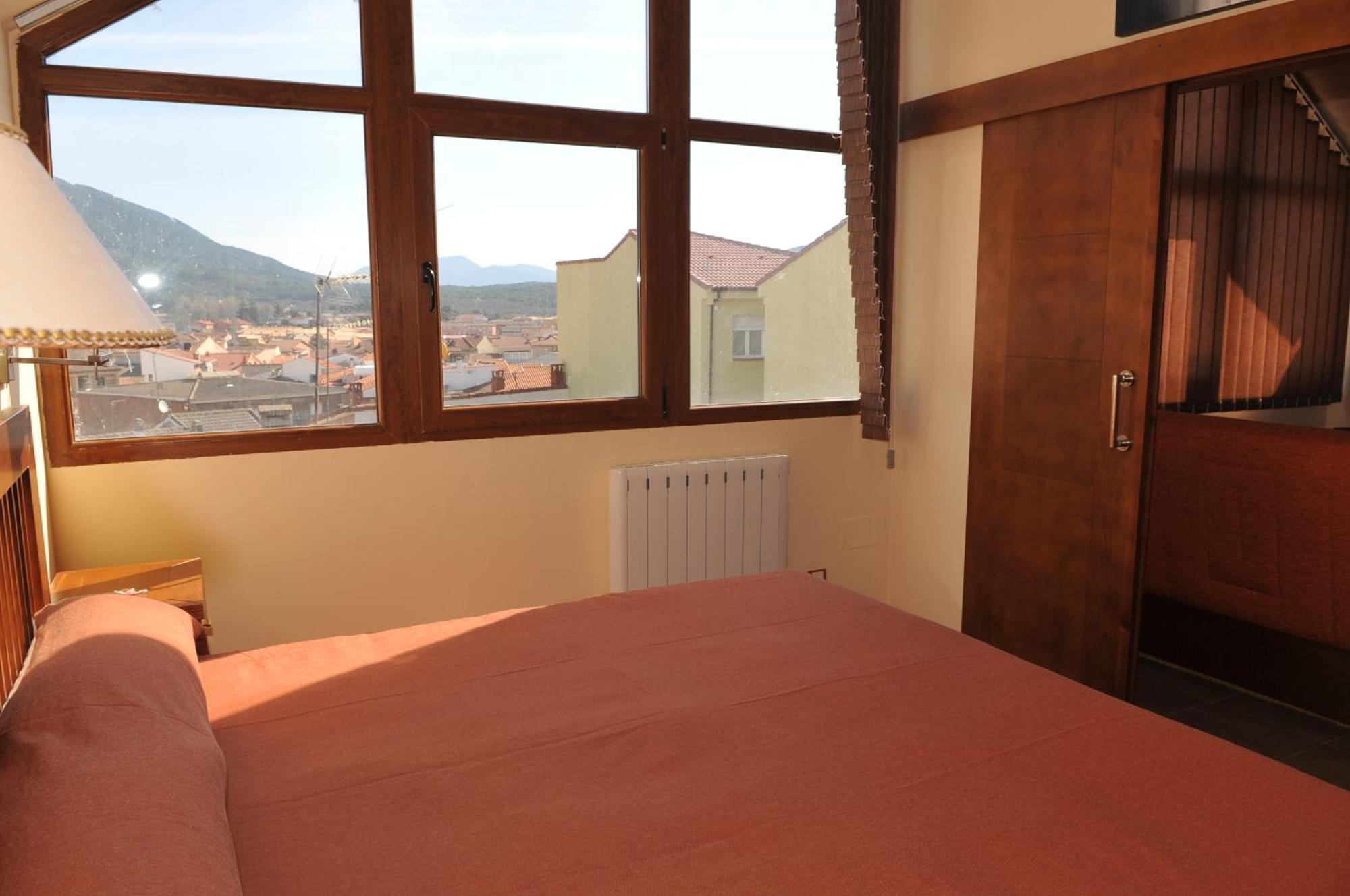 Edificio Reyes Daire La Adrada Dış mekan fotoğraf